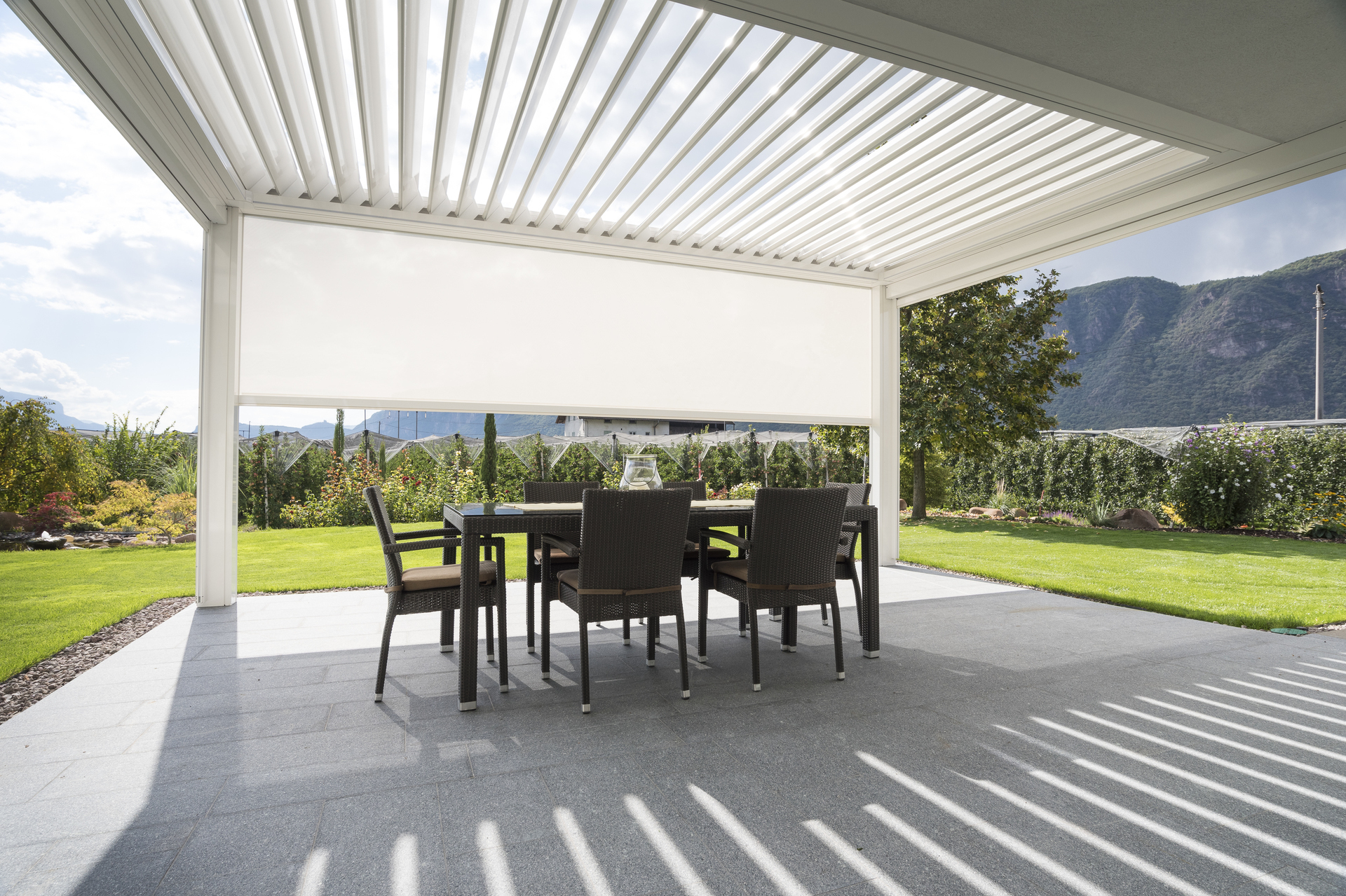 outdoor louvred roof dining space